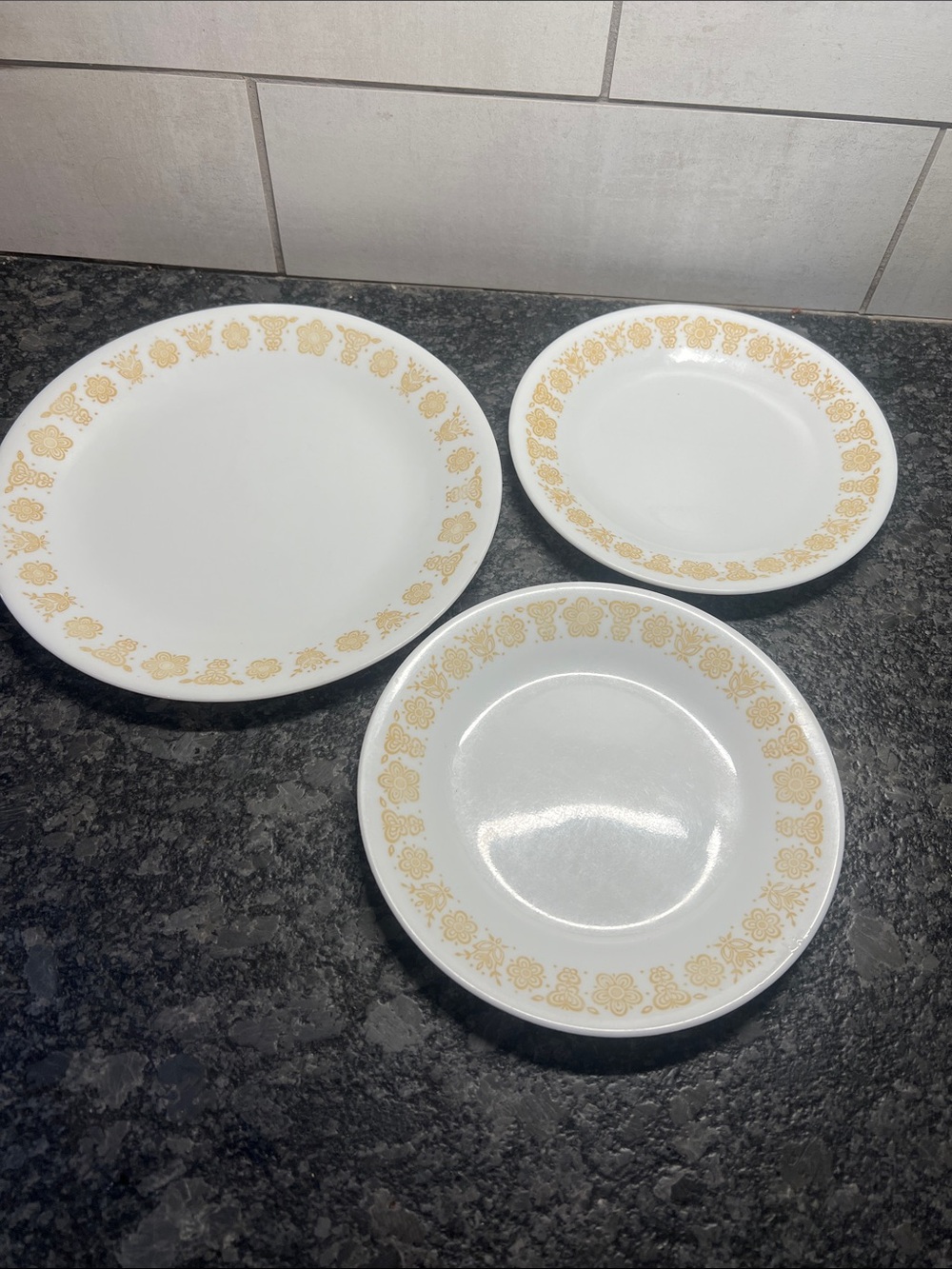 Corelle set of 3 Plates 1 Dinner and 2 Salad or Bread plate.